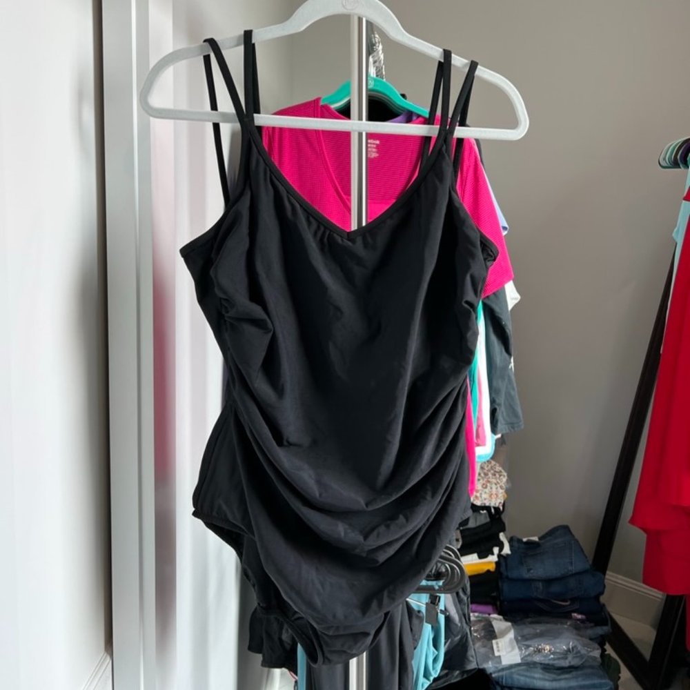 TROPICAL ESCAPE One-Piece Black Swimsuit